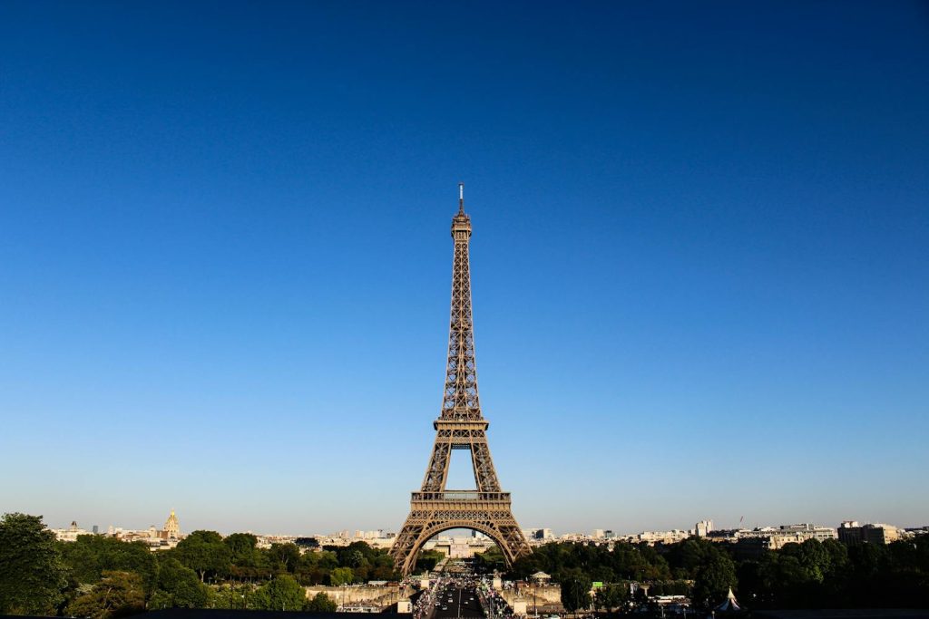 Eiffel tower in Paris - photo from Pexels