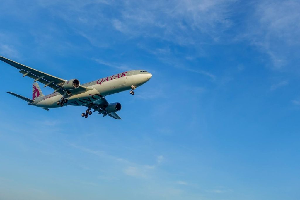 Qatar plane approaching airport